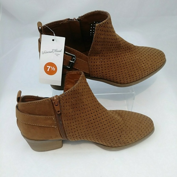 Universal Thread Shoes - NWT Womens' Camdyn Laser Cut Buckle Bootie 7.5